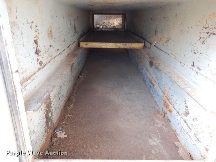 image for item IO9374 Flatbed