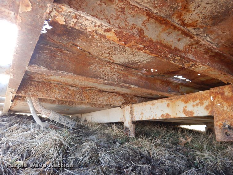 image for item IO9374 Flatbed