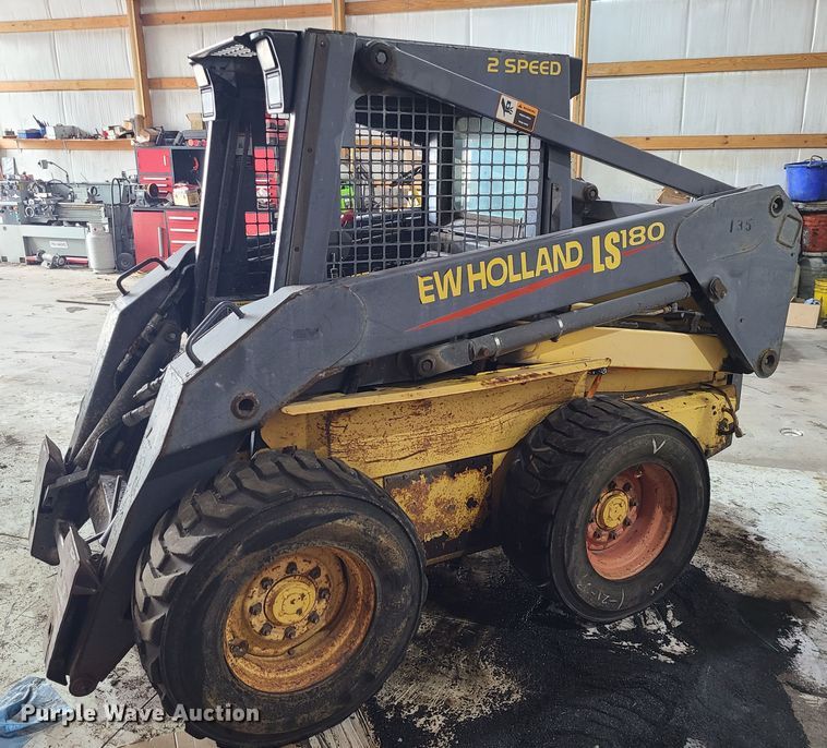 image for item JG9462 2000 New Holland LS180  skid steer loader