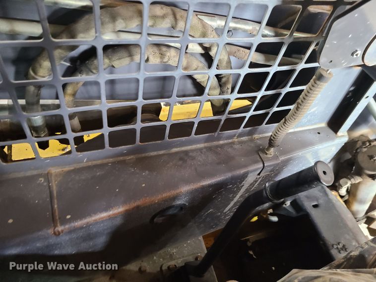 image for item JG9462 2000 New Holland LS180  skid steer loader