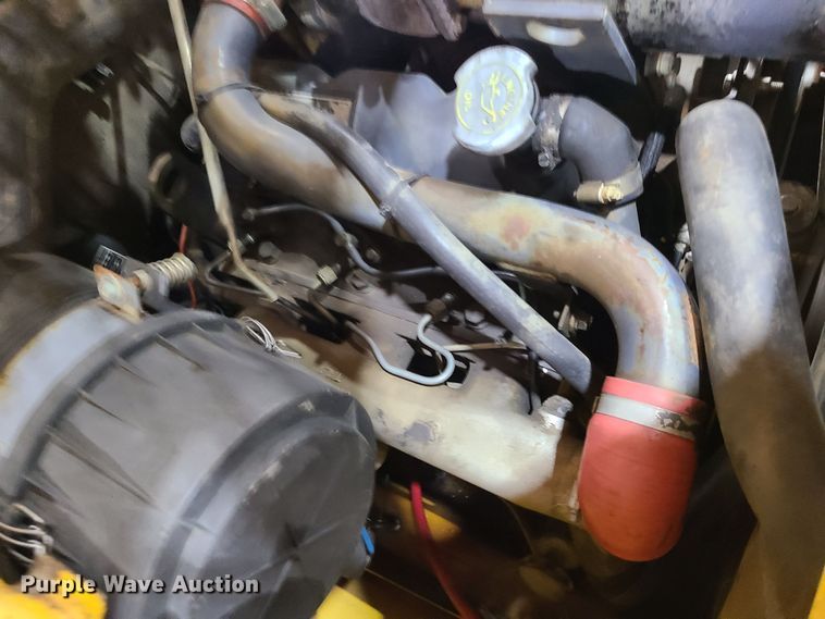 image for item JG9462 2000 New Holland LS180  skid steer loader