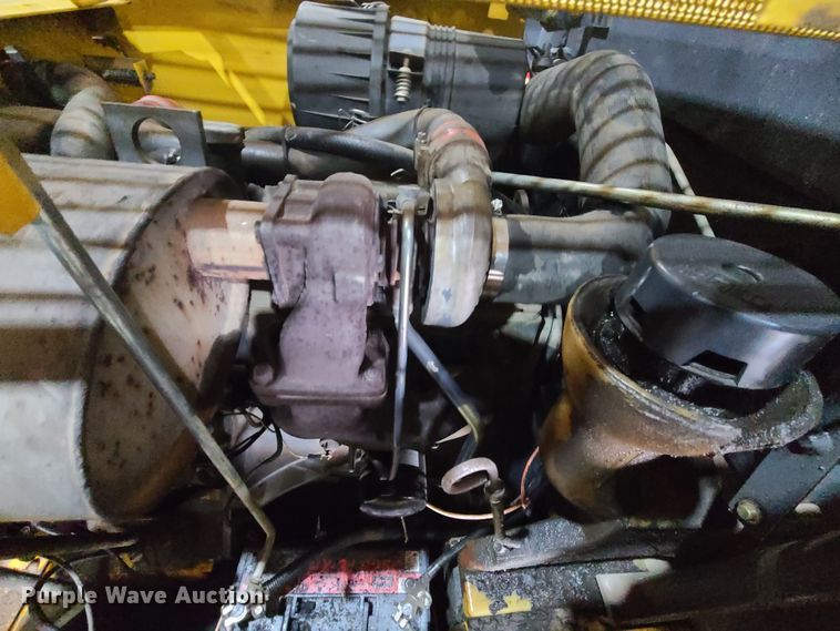 image for item JG9462 2000 New Holland LS180  skid steer loader