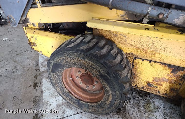 image for item JG9462 2000 New Holland LS180  skid steer loader