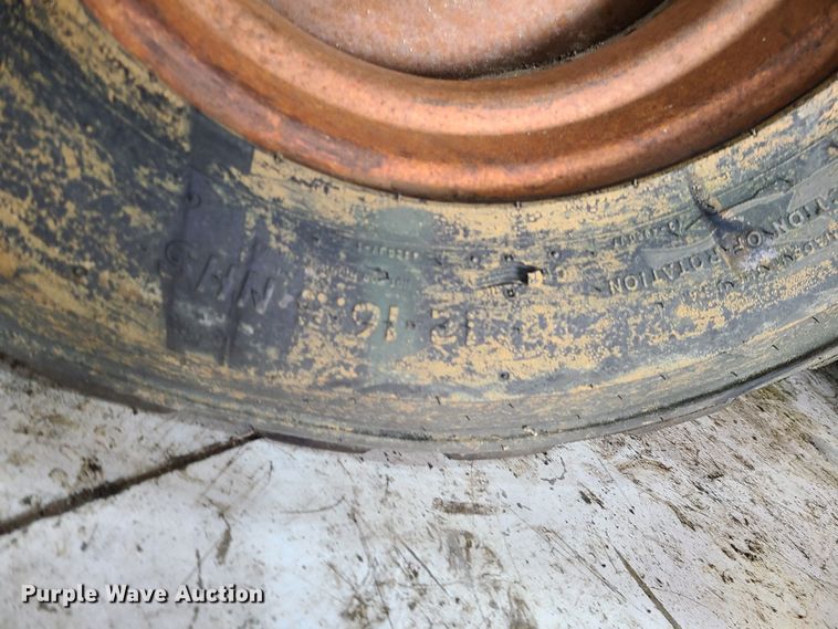 image for item JG9462 2000 New Holland LS180  skid steer loader