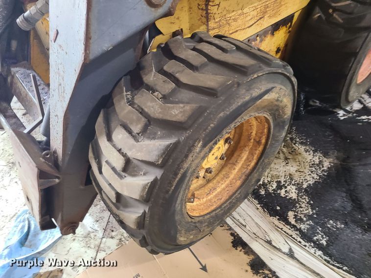 image for item JG9462 2000 New Holland LS180  skid steer loader