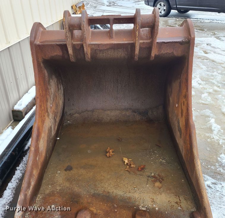 image for item JG9469 Volvo  excavator bucket