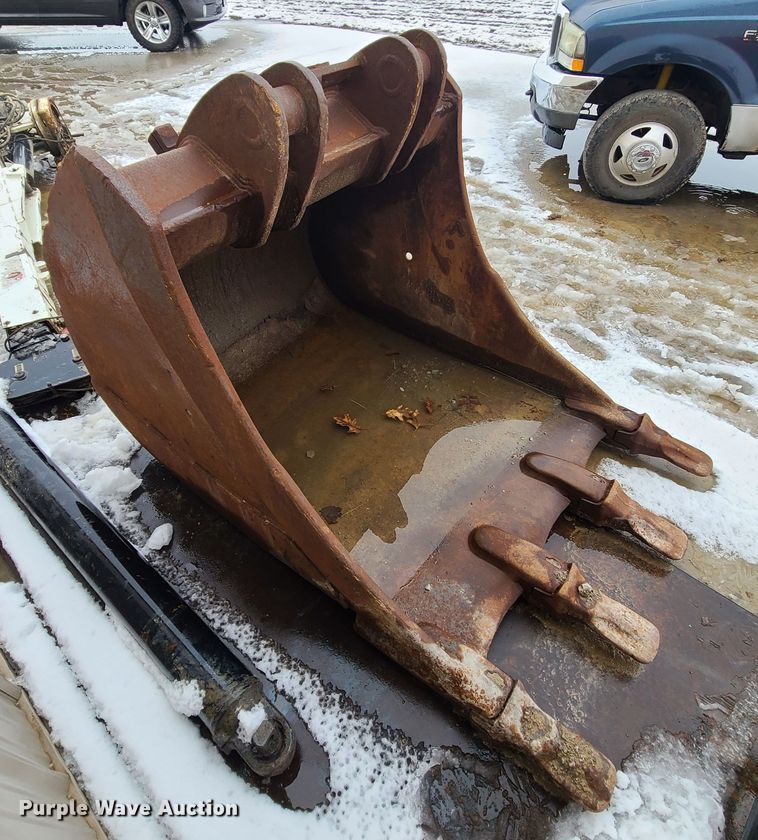 image for item JG9469 Volvo  excavator bucket