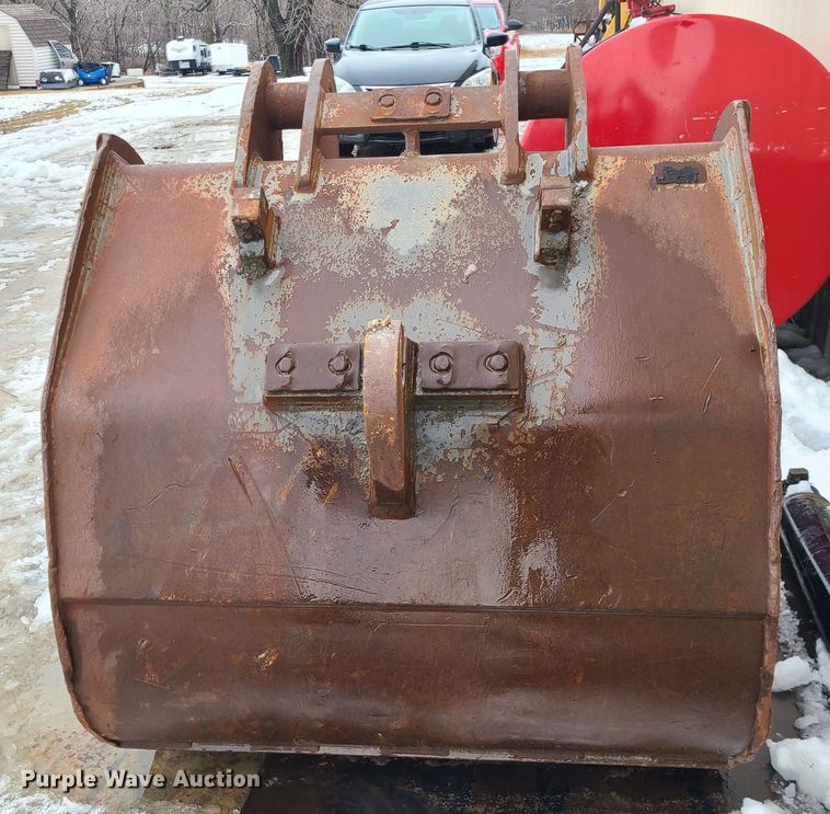 image for item JG9469 Volvo  excavator bucket