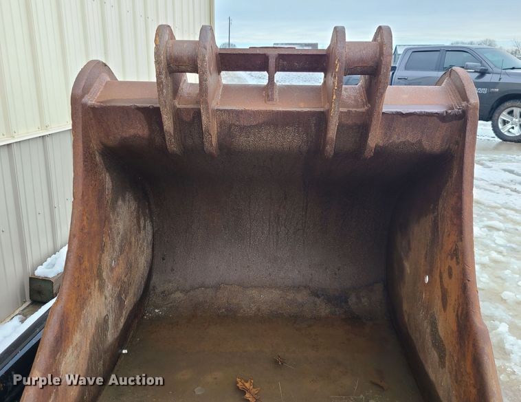 image for item JG9469 Volvo  excavator bucket