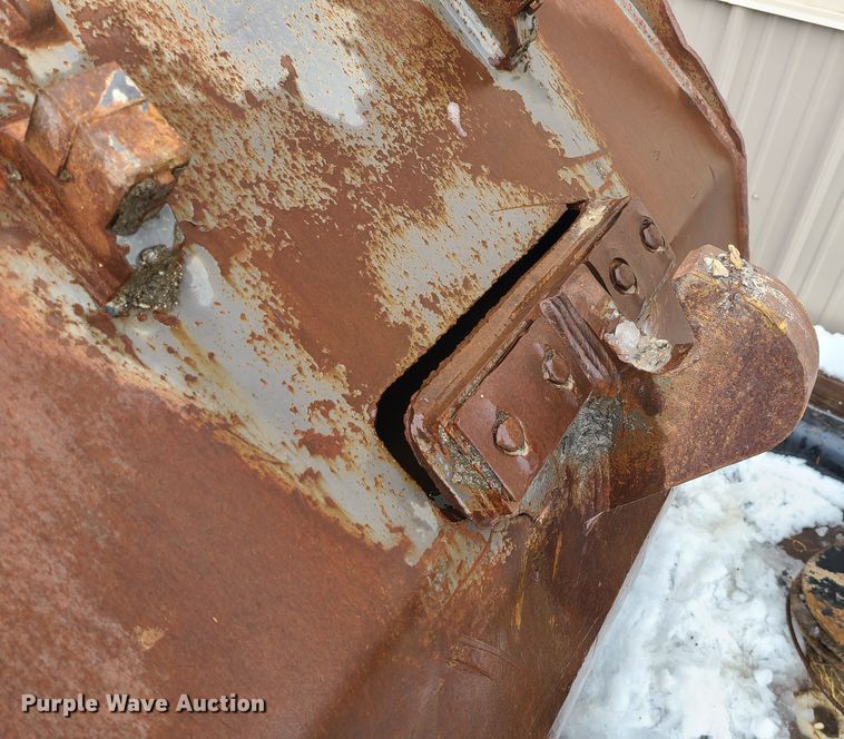 image for item JG9469 Volvo  excavator bucket