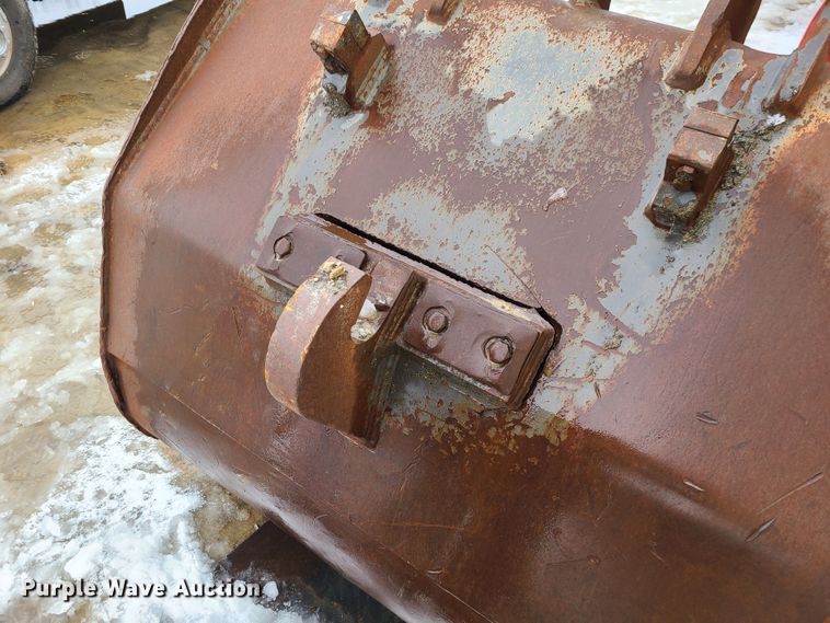 image for item JG9469 Volvo  excavator bucket