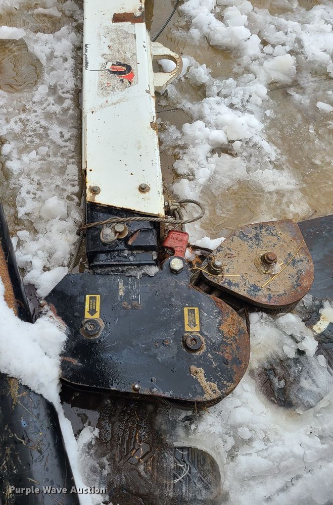 image for item JG9470 IMT 5070  truck bed crane