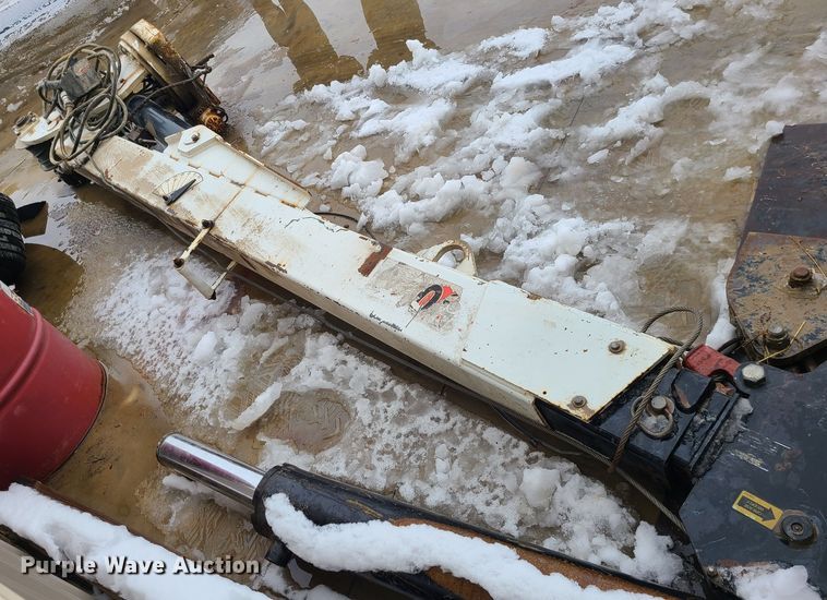 image for item JG9470 IMT 5070  truck bed crane