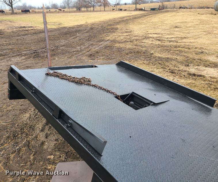 image for item JG9471 Butler Beds  hydraulic bale bed