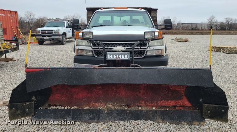 image for item JG9472 2005 Chevrolet Silverado 3500  dump bed pickup truck