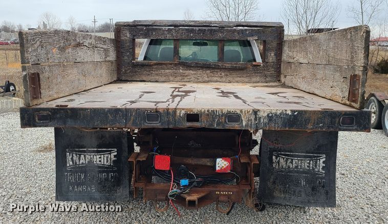 image for item JG9472 2005 Chevrolet Silverado 3500  dump bed pickup truck