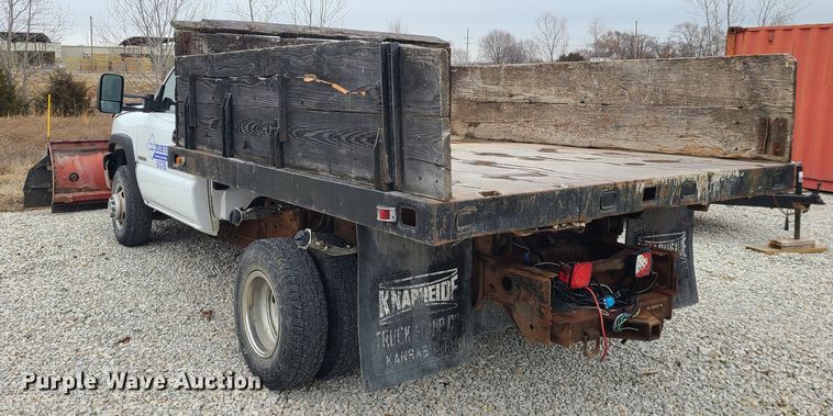 image for item JG9472 2005 Chevrolet Silverado 3500  dump bed pickup truck