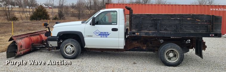 image for item JG9472 2005 Chevrolet Silverado 3500  dump bed pickup truck