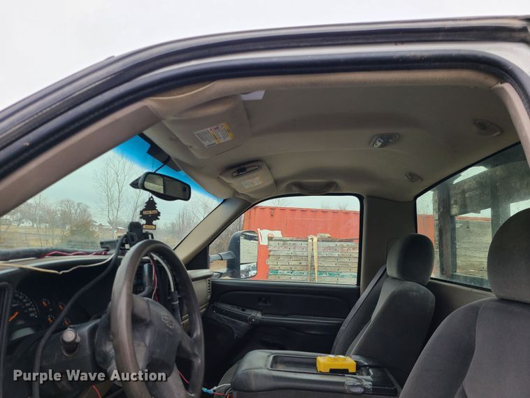 image for item JG9472 2005 Chevrolet Silverado 3500  dump bed pickup truck