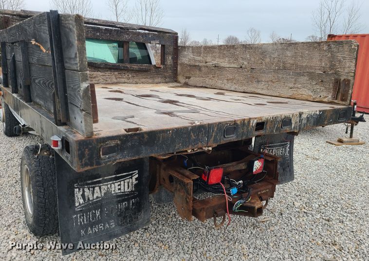 image for item JG9472 2005 Chevrolet Silverado 3500  dump bed pickup truck