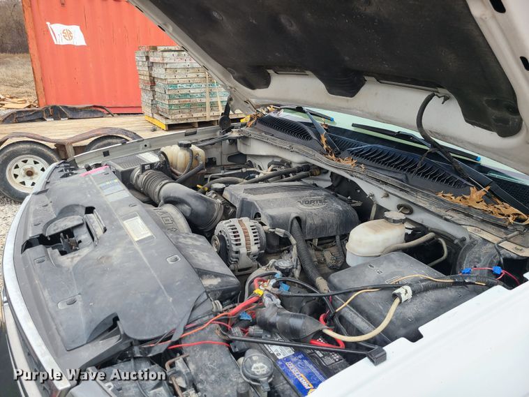 image for item JG9472 2005 Chevrolet Silverado 3500  dump bed pickup truck