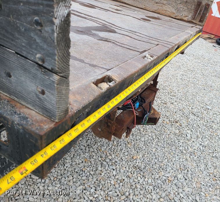 image for item JG9472 2005 Chevrolet Silverado 3500  dump bed pickup truck