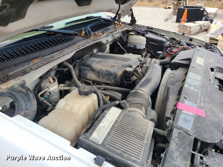 image for item JG9472 2005 Chevrolet Silverado 3500  dump bed pickup truck