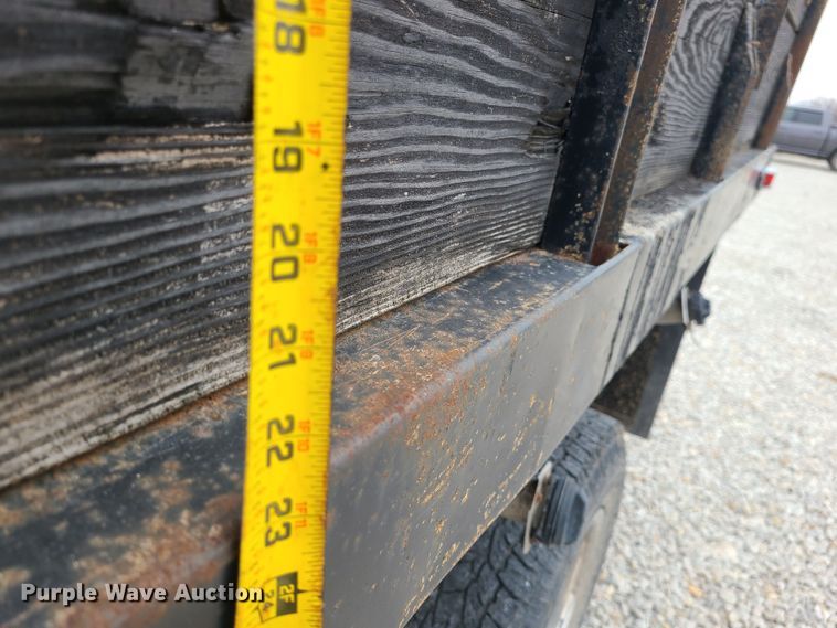 image for item JG9472 2005 Chevrolet Silverado 3500  dump bed pickup truck