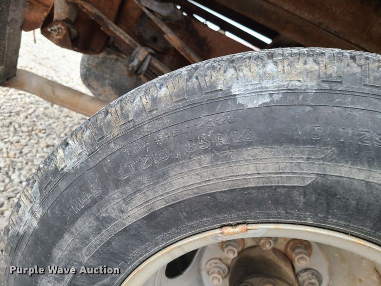 image for item JG9472 2005 Chevrolet Silverado 3500  dump bed pickup truck