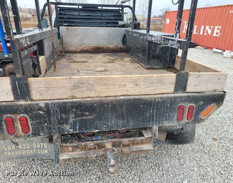 image for item JG9473 2003 Chevrolet Silverado 3500  flatbed pickup truck