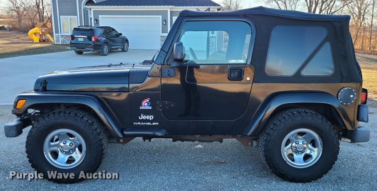 image for item JG9498 2003 Jeep Wrangler  SUV