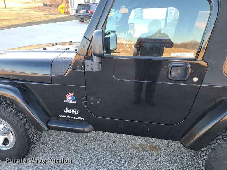 image for item JG9498 2003 Jeep Wrangler  SUV