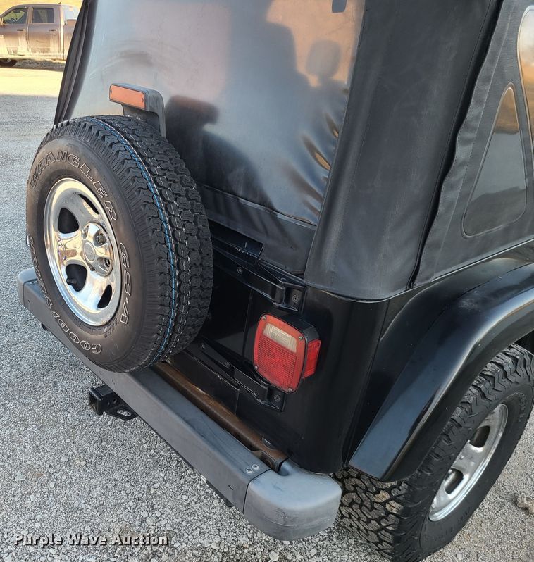 image for item JG9498 2003 Jeep Wrangler  SUV