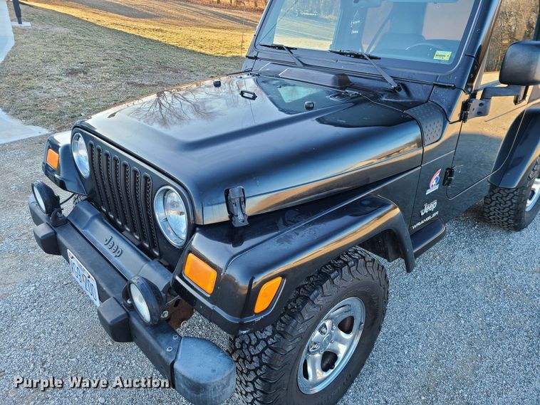 image for item JG9498 2003 Jeep Wrangler  SUV