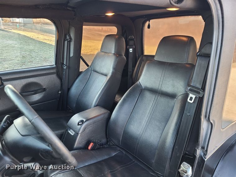 image for item JG9498 2003 Jeep Wrangler  SUV