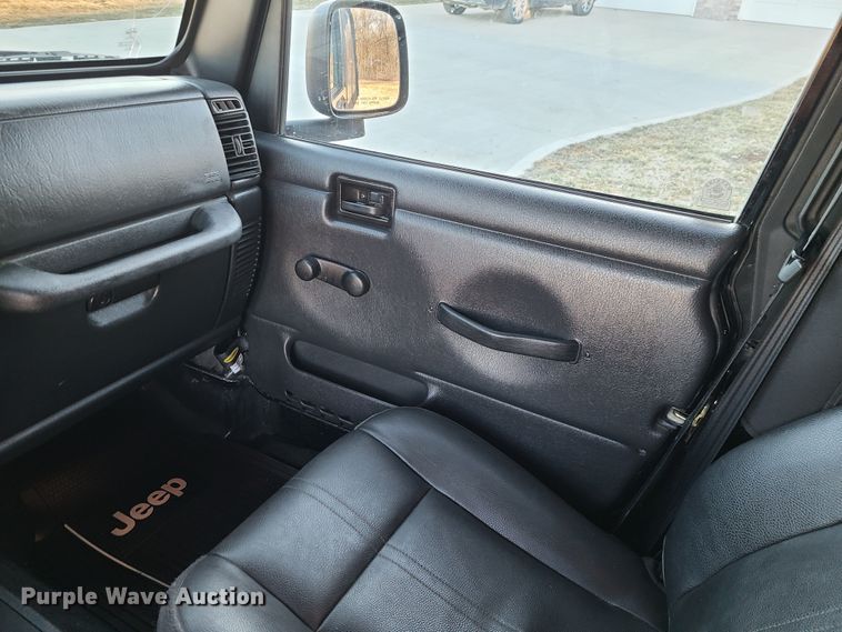 image for item JG9498 2003 Jeep Wrangler  SUV