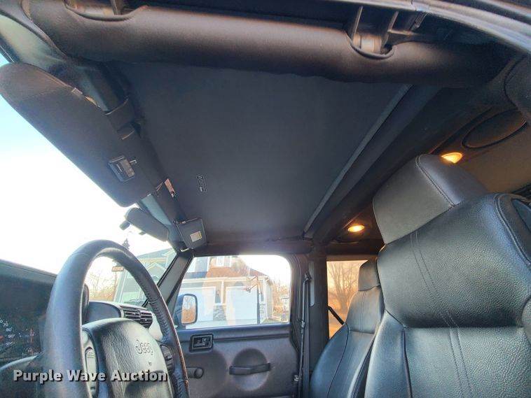 image for item JG9498 2003 Jeep Wrangler  SUV