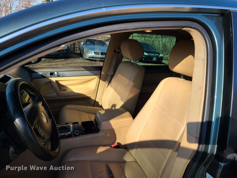 image for item JG9504 2008 Volkswagen Touareg  SUV