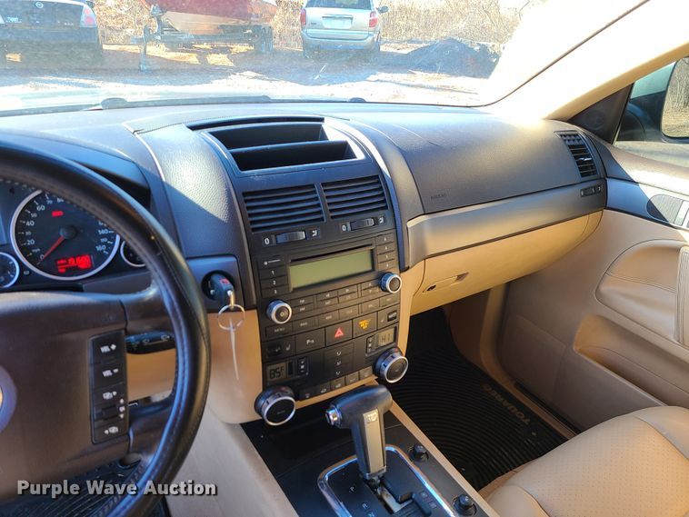 image for item JG9504 2008 Volkswagen Touareg  SUV