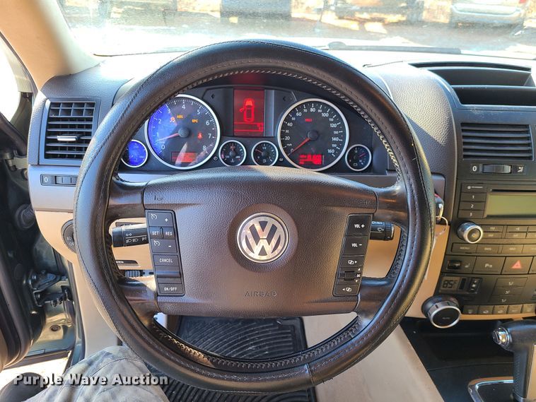 image for item JG9504 2008 Volkswagen Touareg  SUV