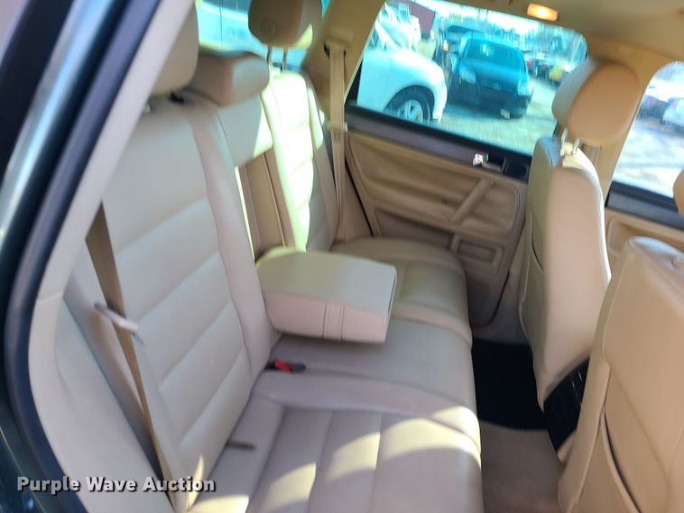 image for item JG9504 2008 Volkswagen Touareg  SUV