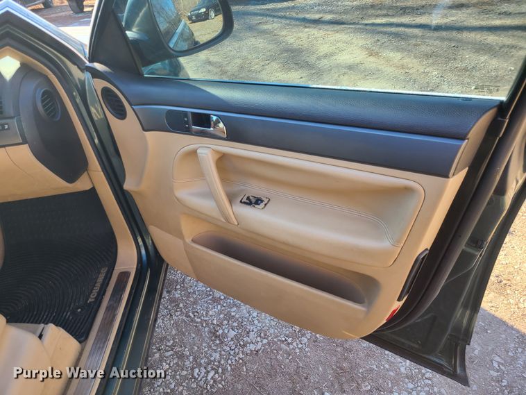 image for item JG9504 2008 Volkswagen Touareg  SUV