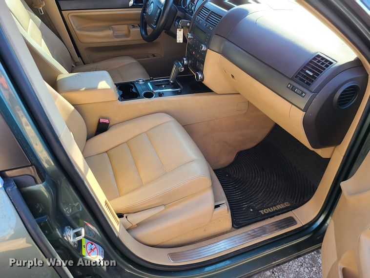 image for item JG9504 2008 Volkswagen Touareg  SUV