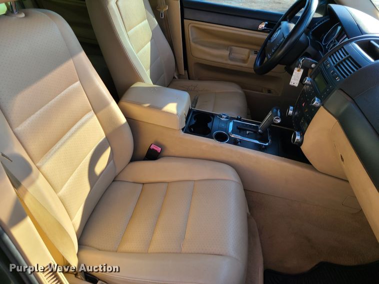 image for item JG9504 2008 Volkswagen Touareg  SUV