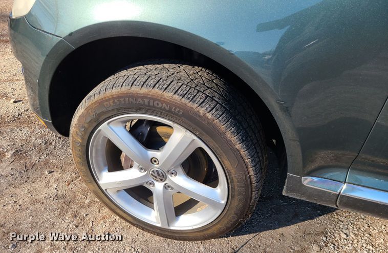 image for item JG9504 2008 Volkswagen Touareg  SUV