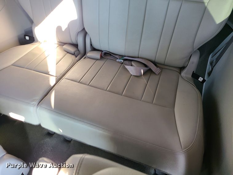 image for item JG9506 2006 Chrysler Town & Country Touring  van