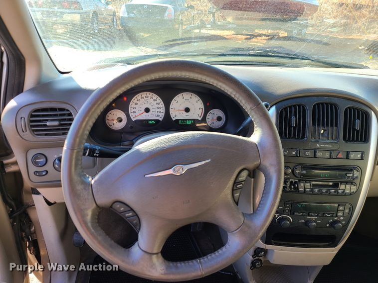 image for item JG9506 2006 Chrysler Town & Country Touring  van
