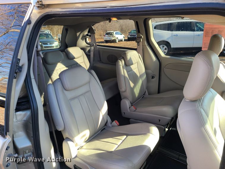 image for item JG9506 2006 Chrysler Town & Country Touring  van