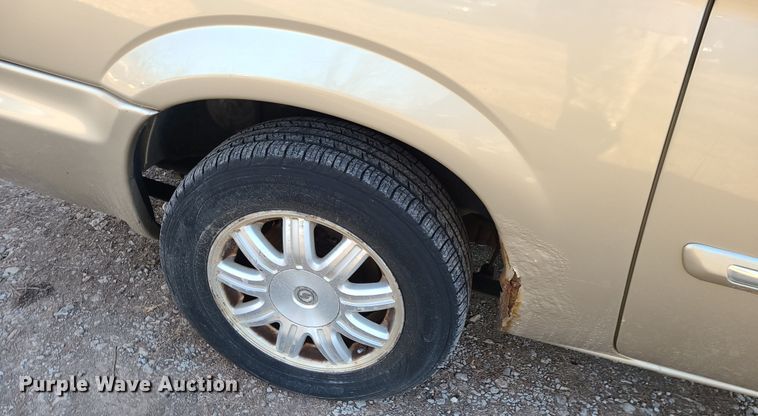 image for item JG9506 2006 Chrysler Town & Country Touring  van