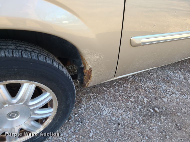 image for item JG9506 2006 Chrysler Town & Country Touring  van